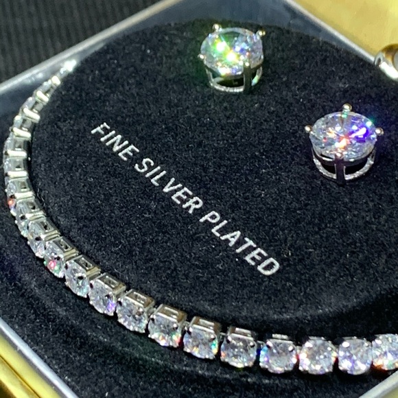 Fine Silver Bracelet and Stud Earrings ✨✨ - Picture 2 of 8